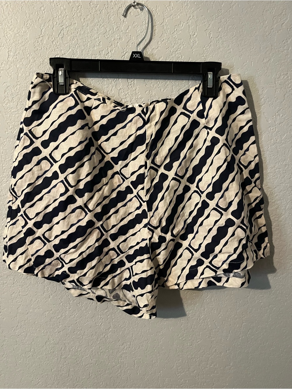 Vera Wang Navy and White Geometric Print Bermuda Shorts